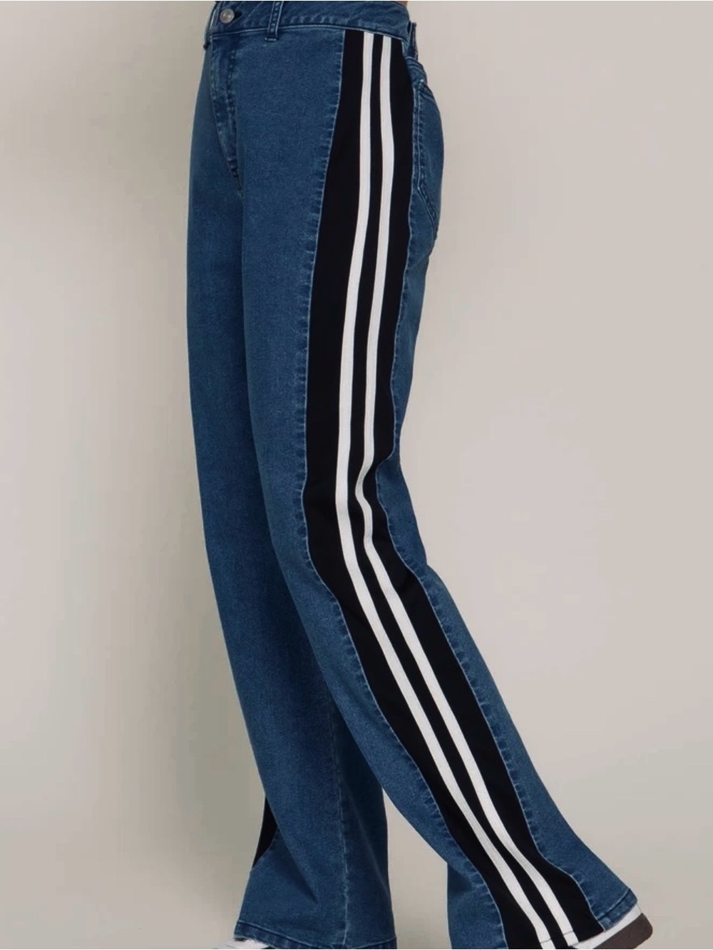 Women’s High Rise Side Contrast Straight Fit Jeans